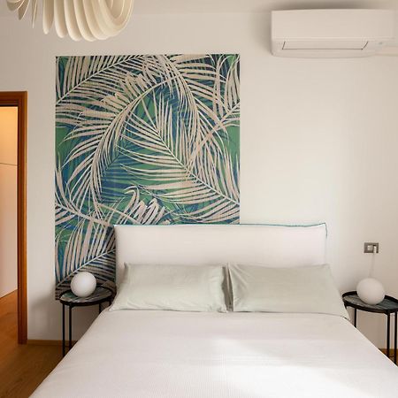 Suite 51 Appartamento Con Terrazzo A 50 Mt Dal Lago - Private Parking (Adults Only) Arona Extérieur photo