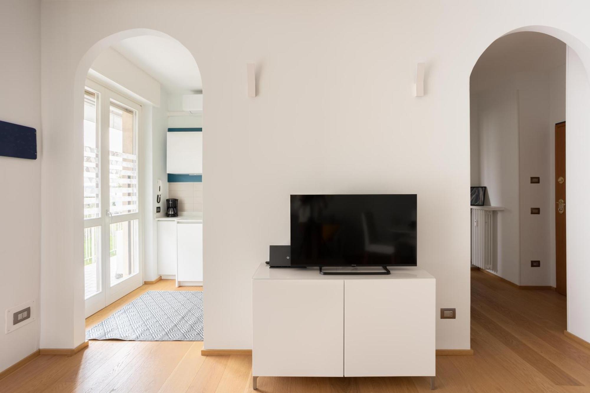 Suite 51 Appartamento Con Terrazzo A 50 Mt Dal Lago - Private Parking (Adults Only) Arona Extérieur photo