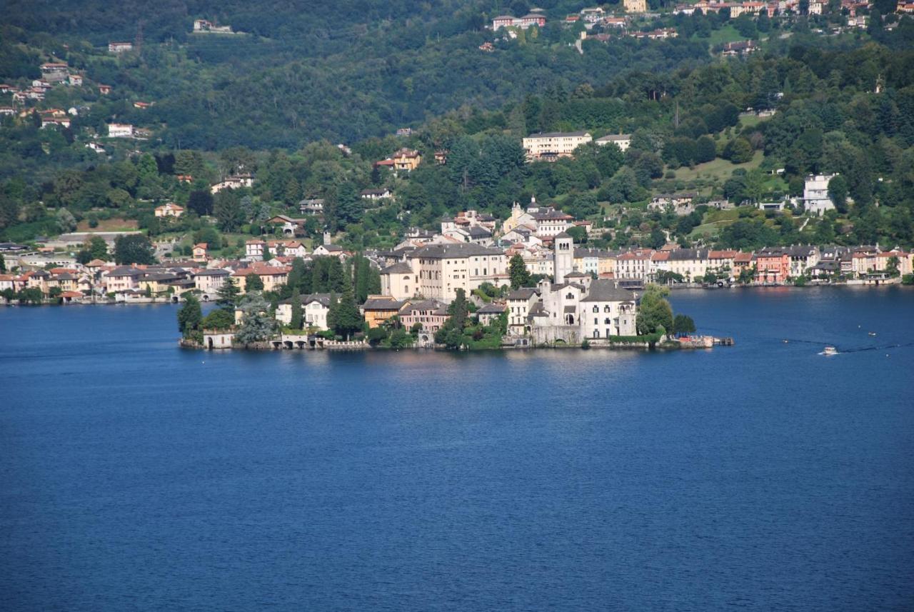 Suite 51 Appartamento Con Terrazzo A 50 Mt Dal Lago - Private Parking (Adults Only) Arona Extérieur photo
